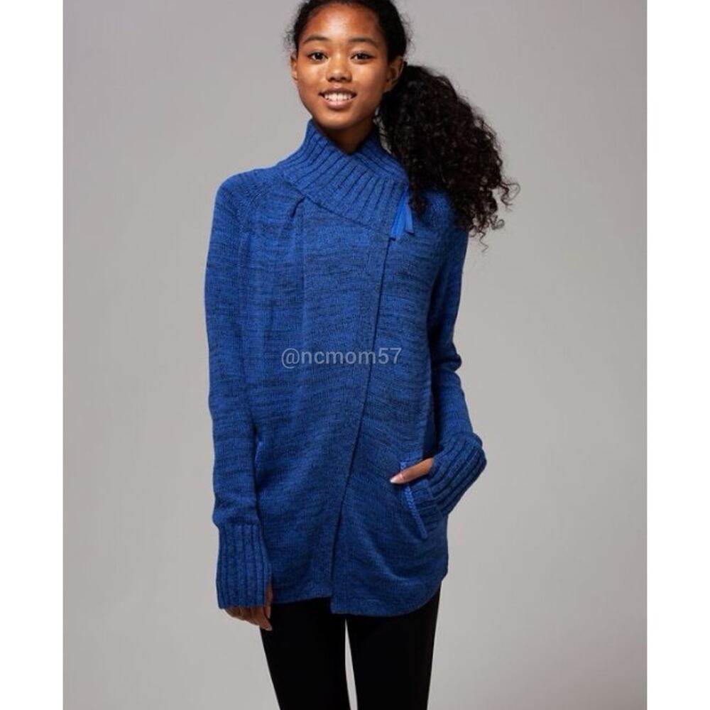Ivivva Lululemon Girls Blue Wrap Star Knit Cardigan
